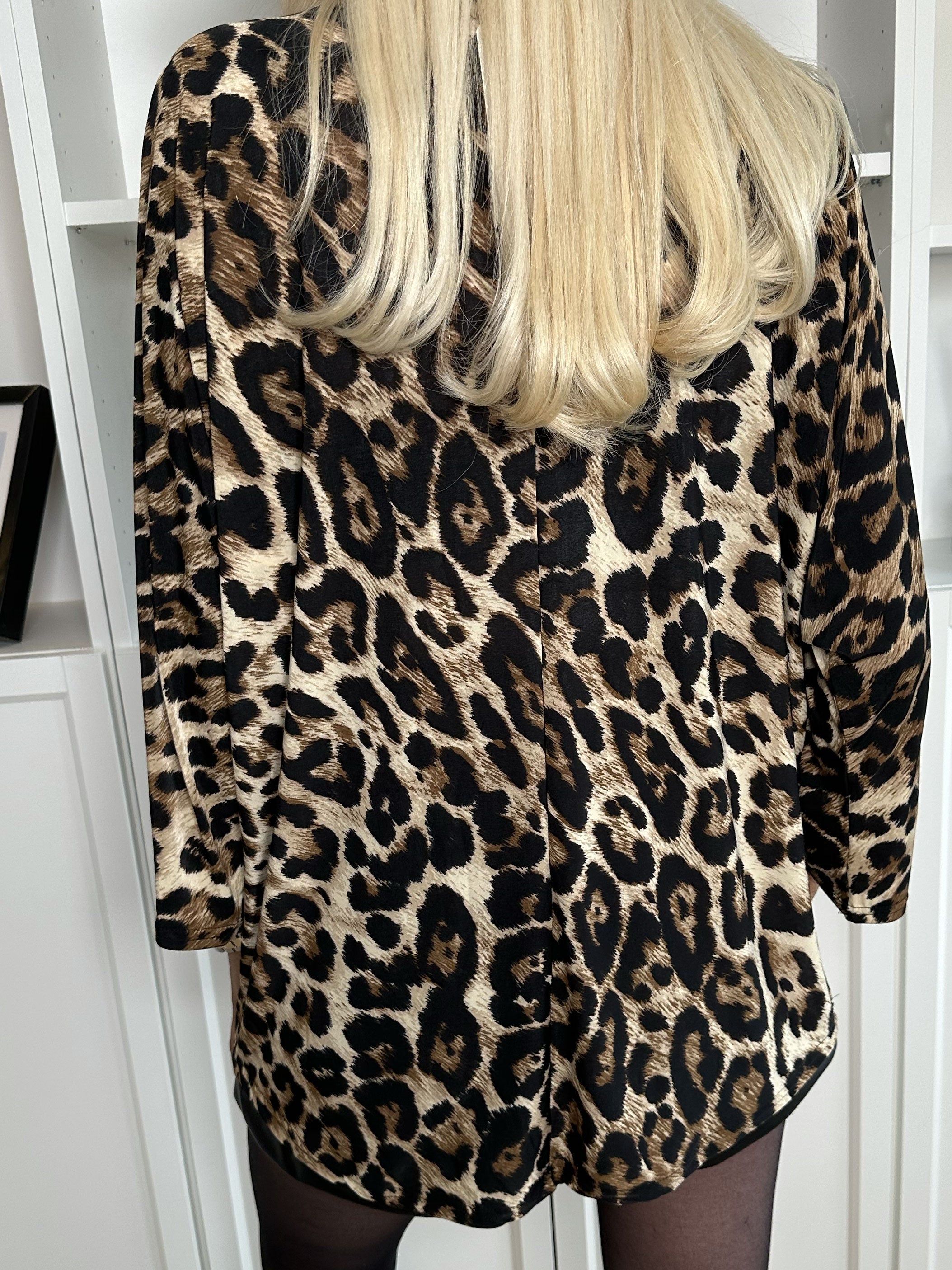 Celia Leo - Söt tunika i elastiskt tyg med dragkedja